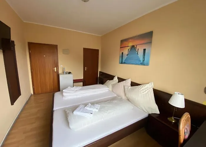 Taverna Roemerkrug מלון