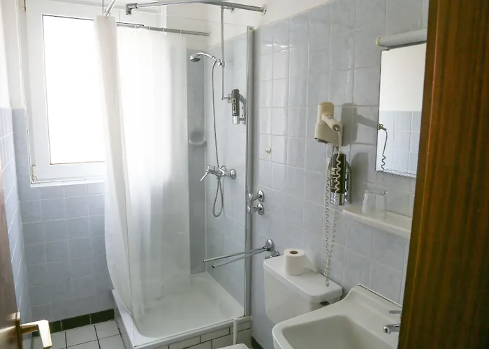 Taverna Roemerkrug מלון 2*